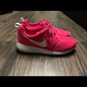 Pink Nike Rose